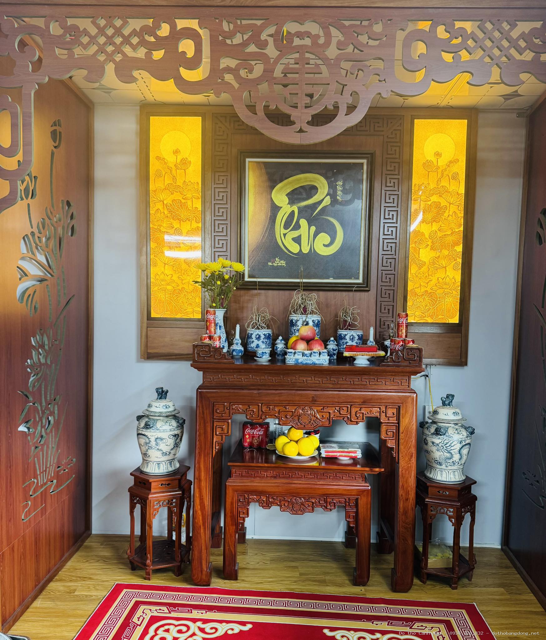 Phòng thờ Gia Tiên ốp CNC chữ và hoa sen đẹp - Đồ thờ Sơn Vũ